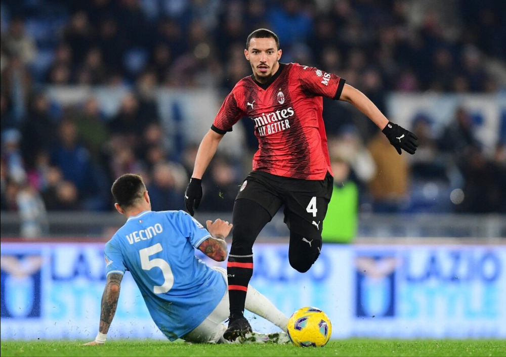 多特蒙德险胜AC米兰,卡瓦尼补时绝平意甲 多特蒙德险胜AC米兰,卡瓦尼补时绝平意甲