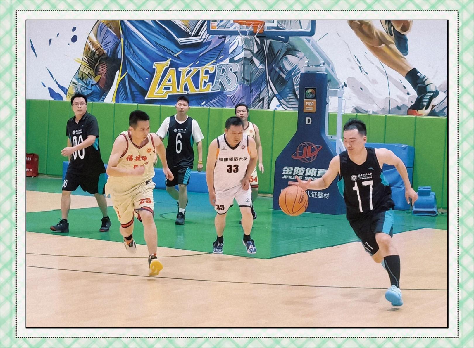 球员们为了胜利付出了巨大的努力和汗水 球员们为了胜利付出了巨大的努力和汗水