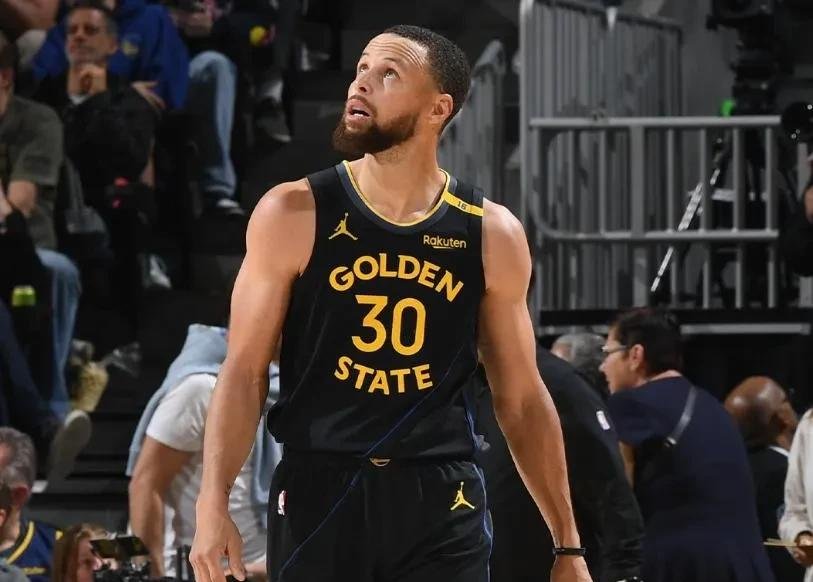 星期六比赛日,NBA各队鏖战的简单介绍 星期六比赛日,NBA各队鏖战的简单介绍